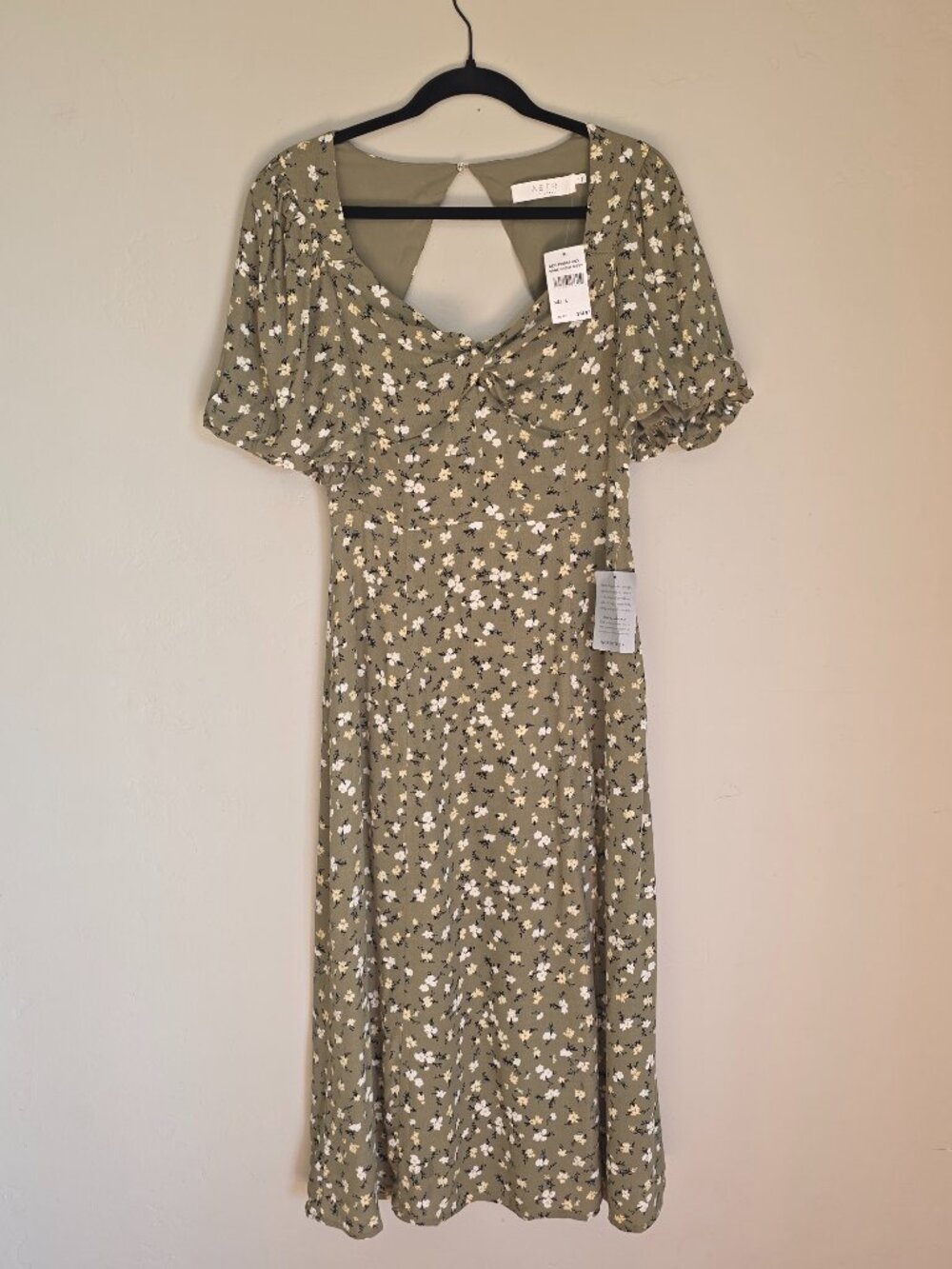 NWT ASTR the Label | Sage Green Ditsy Floral Cutout Midi Dress | Size L